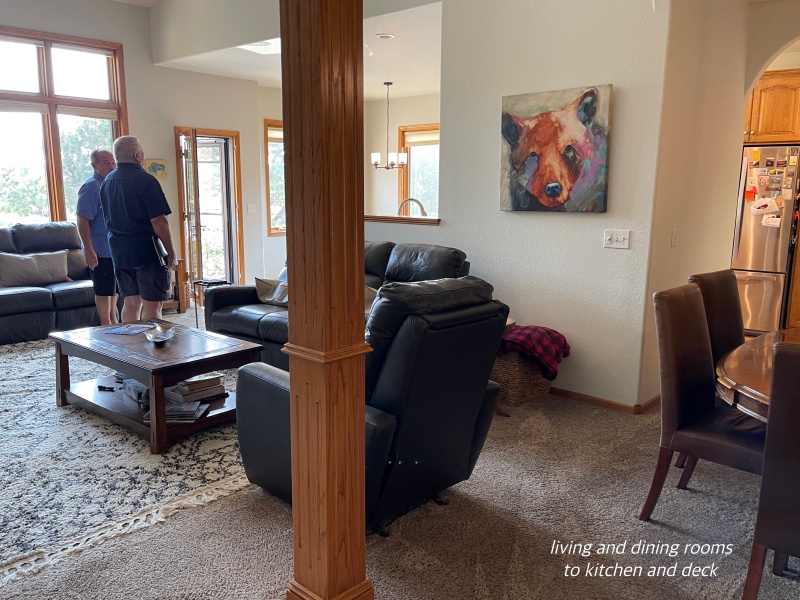 Black-Hills-SD/800x600_1-living and dining rooms.JPG